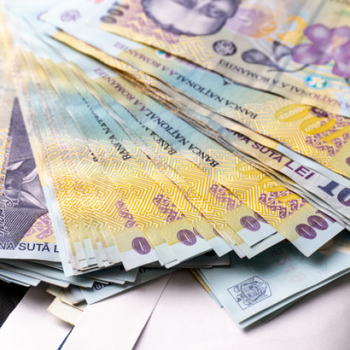 Guvernul analizează majorarea salariului minim în 2026 în contextul directivei europene