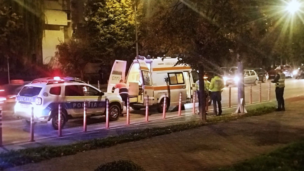 Femeie lovită grav de un biciclist pe strada Alexandru cel Bun din Bacău