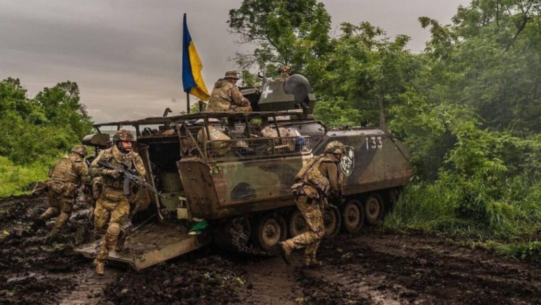Date:

Rusia lansează 14 drone şi 3 rachete către Ucraina, în timp ce îşi consolidează poziţia lângă Avdiivka şi Doneţk
