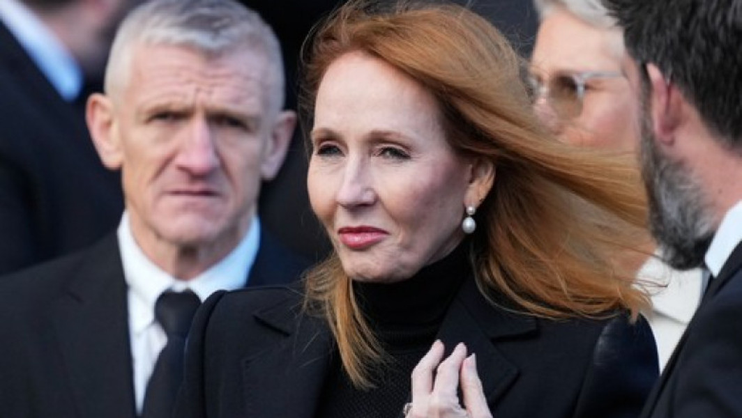 Declarațiile scriitoarei J.K. Rowling a statuat un caz de urmărire penală conform legii, fiind acuzată de discriminare anti-transsexualitate