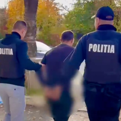 Doi bărbați din Ghimeș-Făget au fost reținuți de polițiști pentru agresiune și tulburarea liniștii publice într-un bar din Agăș, comuna Ghimeș-Făget. Scandal pe terasa barului, bărbat 60 ani lovit.