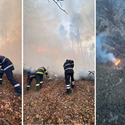 Răspândirea distrugerilor cauzate de incendiul din Tg. Ocna - Pompierii să acţioneze şi astăzi