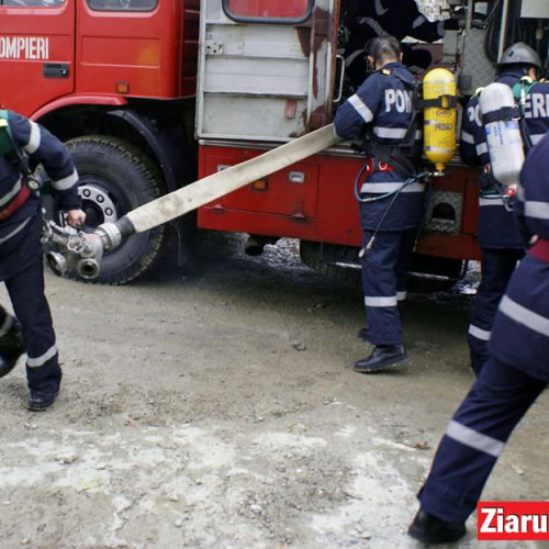 Incendiu devastator la Piața Centrală din Comănești cauzat de un scurtcircuit electric