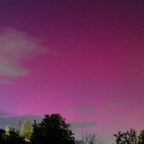 FOTO: Aurora boreală, vizibilă în Bacău din cauza unei furtuni solare intense