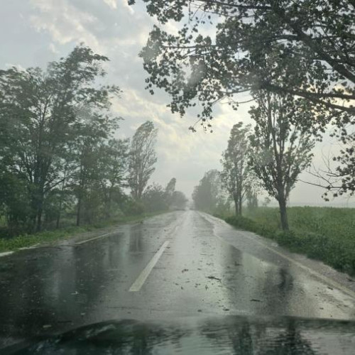 Alertă meteo: Cod Portocaliu de grindină și vijelie în Bacău